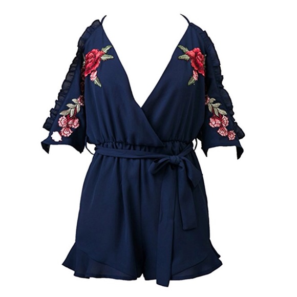 Off-Shoulders V Neck Floral Embroidered Romper - Picture 3 of 6